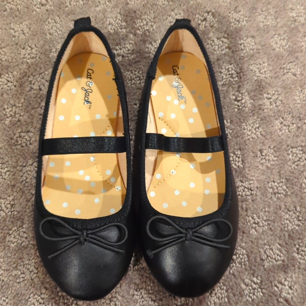 Cat & Jack Toddler flats.  Size 9
